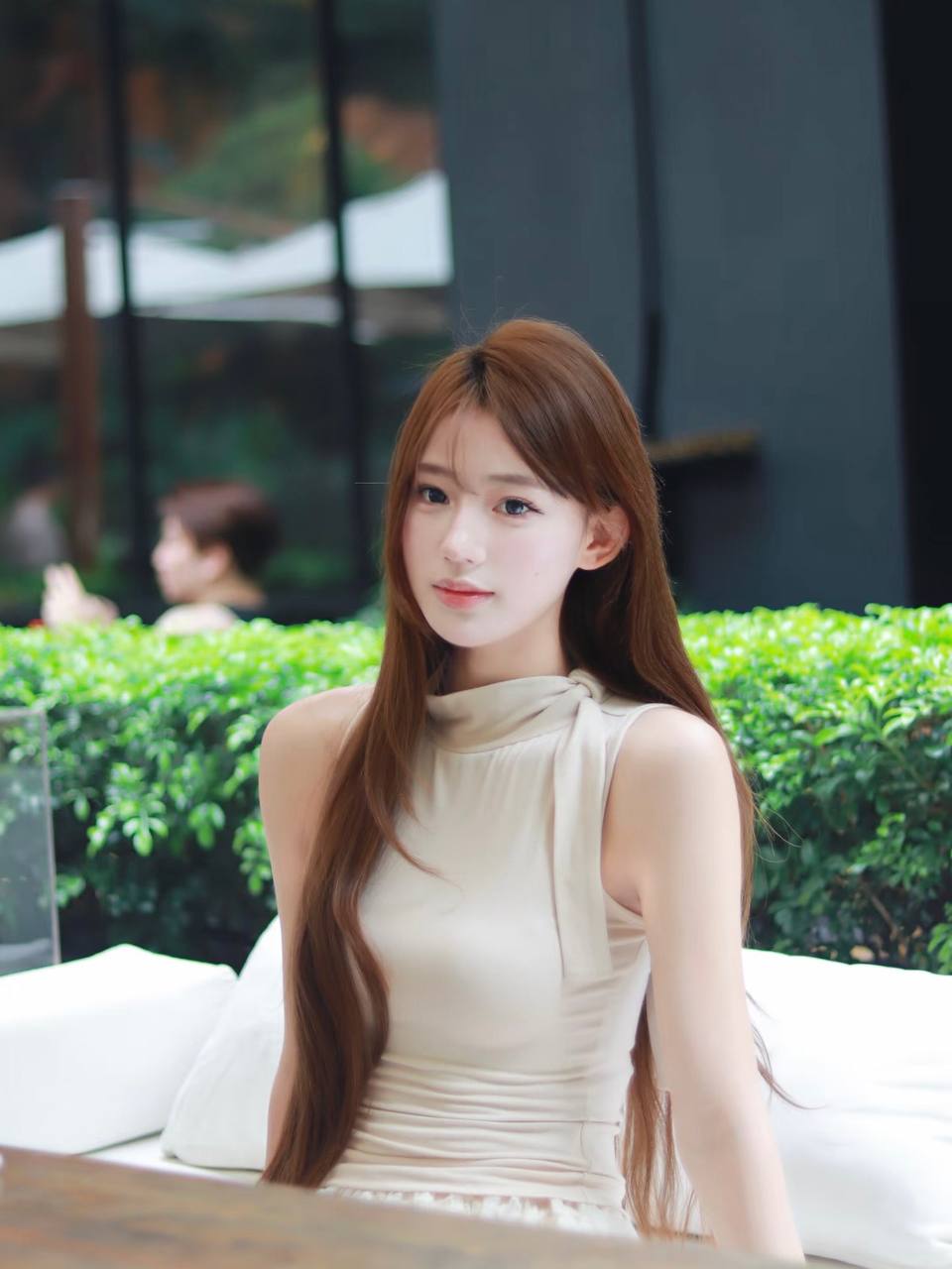 晚风把秘密吹到窗边
